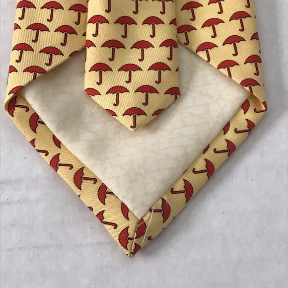 Umbrella Yellow Red Vineyard Vineyard Vines Tie - Picture 4 of 11